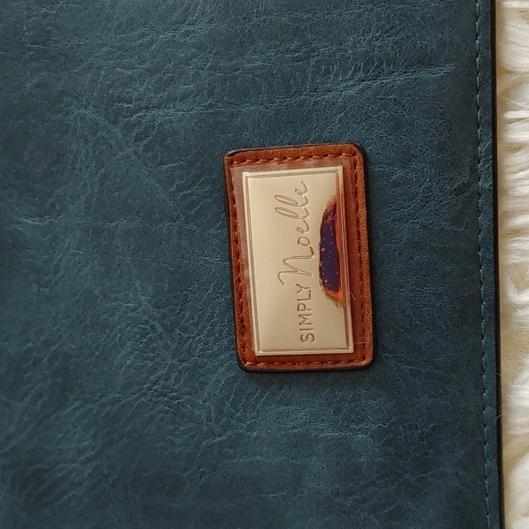 🍁NWT Simply Noelle blue wallet - Picture 2 of 9
